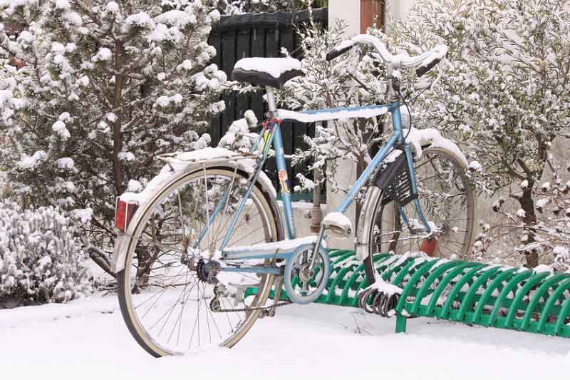 Fahrrad im Schnee