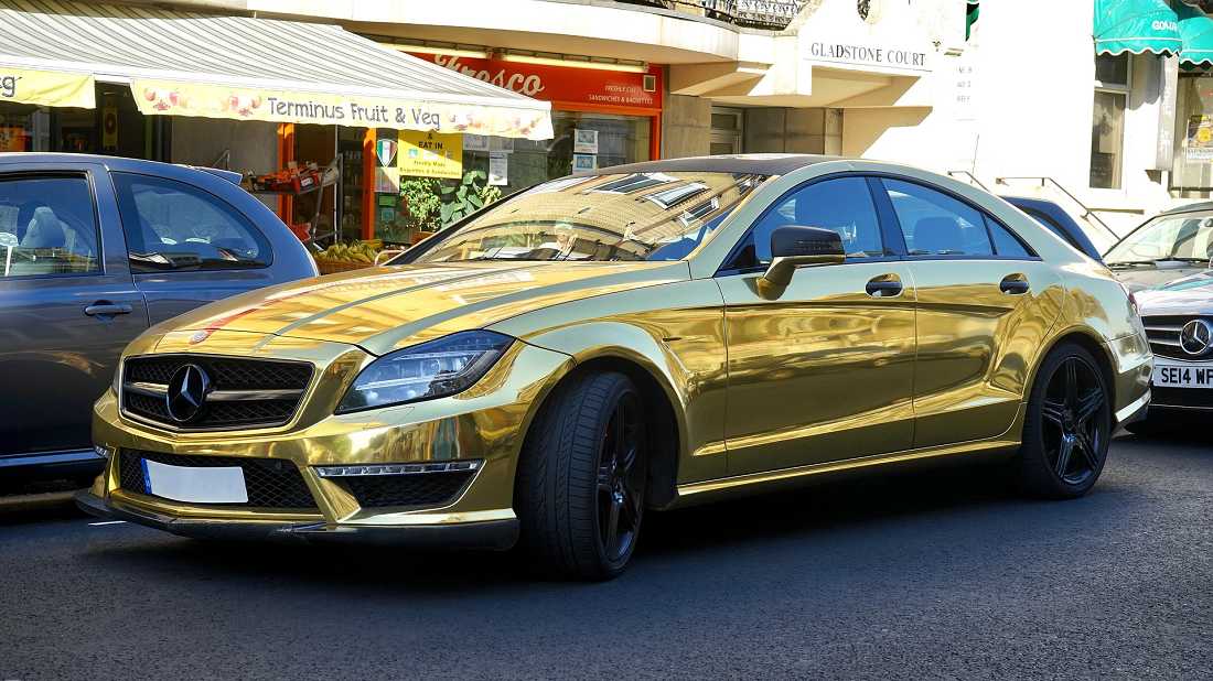 Mercedes-Benz gold-farben